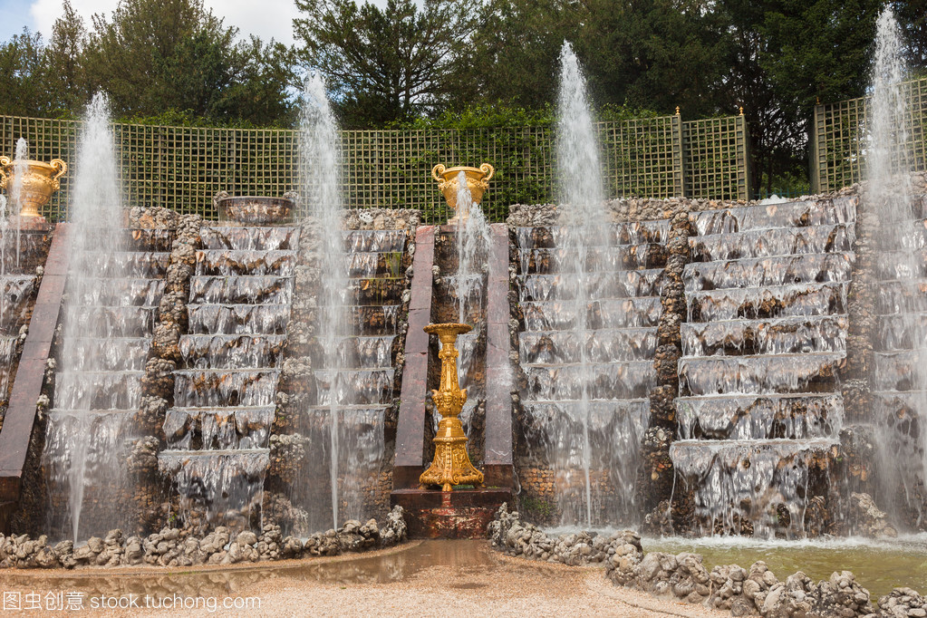 凡爾賽宮噴泉 公園中的歐洲古典藝術(shù)瑰寶